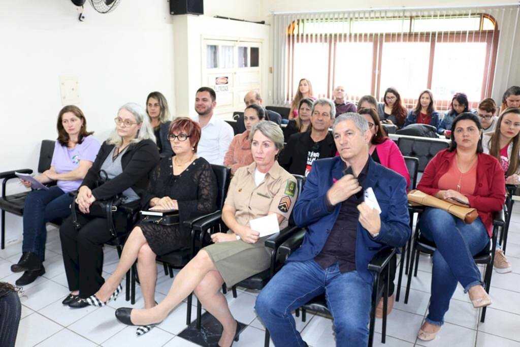 CÂMARA DE TORRES  PROMOVE AUDIÊNCIA PÚBLICA SOBRE VIOLÊNCIA CONTRA A MULHER
