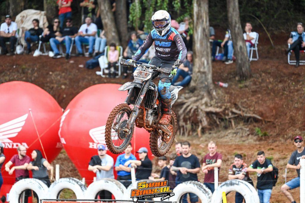 SÃO JOÃO DO SUL: CÁSSIO ANACLETO VENCE A 2ª ETAPA DO CAMPEONATO 
BRASILEIRO DE MOTOCROSS